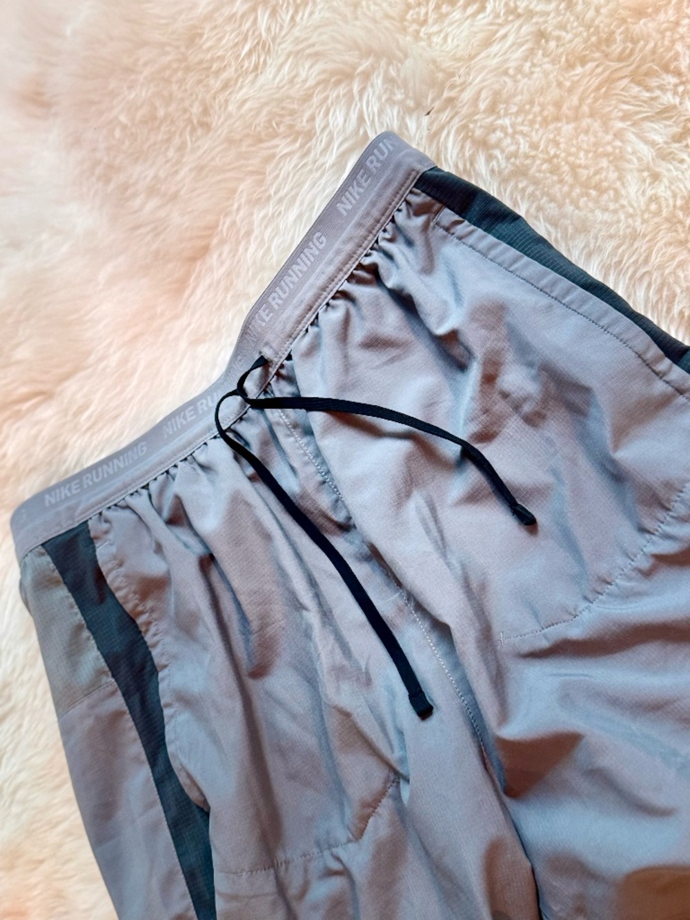 Nike Dri-Fit Hybrid 2-In-1 Men's 7" M Running Shorts Grey DM4757 084 - Picture 2 of 3